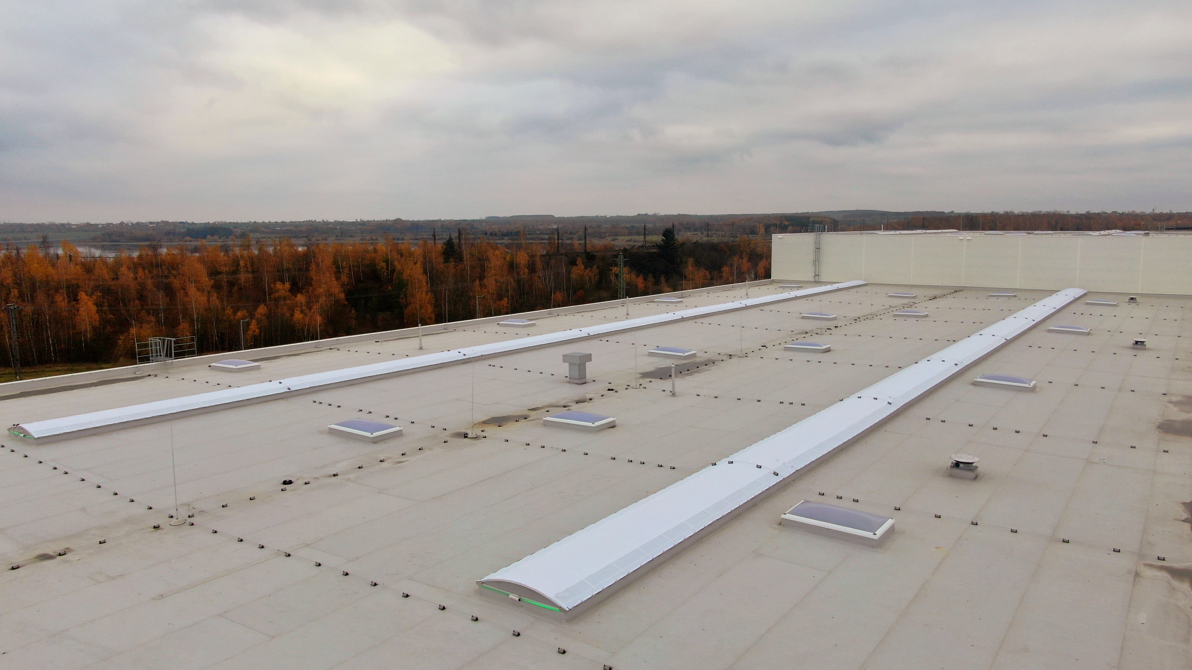 S IDEÁLNE ZAKRYTÝM SVETLÍKOM NEJDE LEN O POHODLIE, ALE PREDOVŠETKÝM O BEZPEČNOSŤ