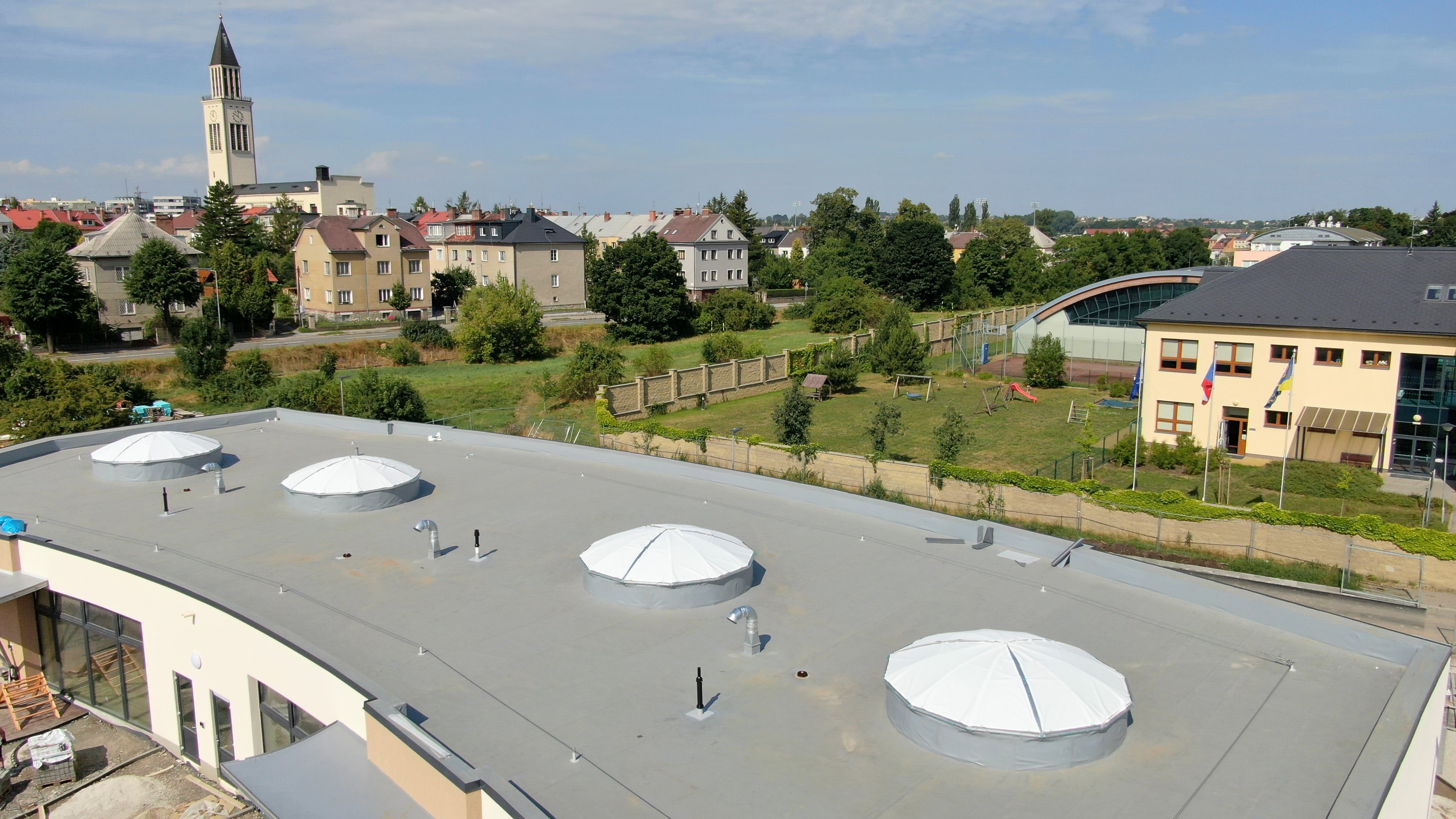 Prechod, odraz a absorpcia: Ako správne tieniť svetlíky?