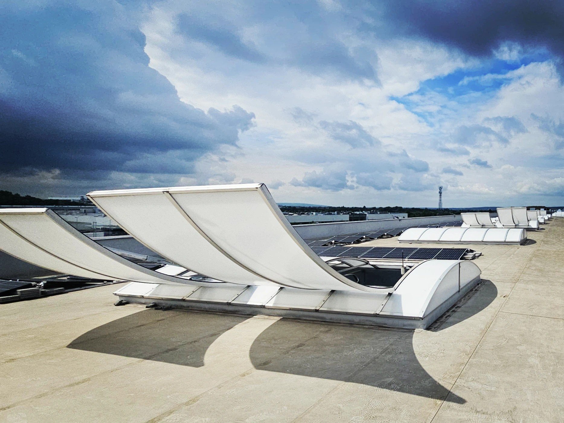 Údržba a servis strešných svetlíkov: Nezabúdajte na pravidelnú starostlivosť COPY