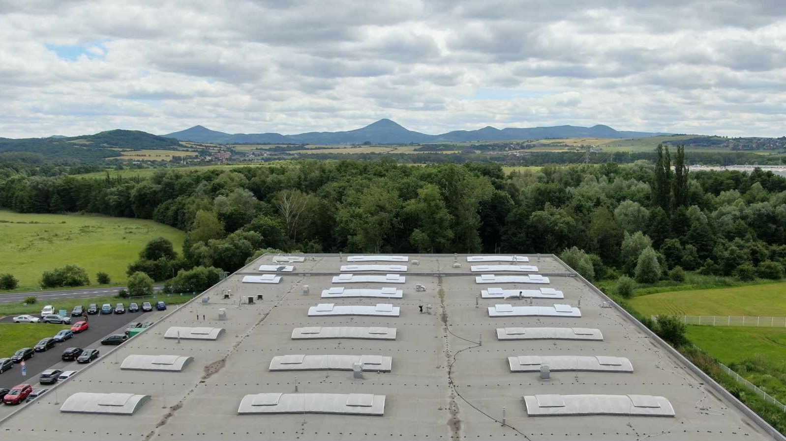 Zastínění celé haly v Krupce u Teplic