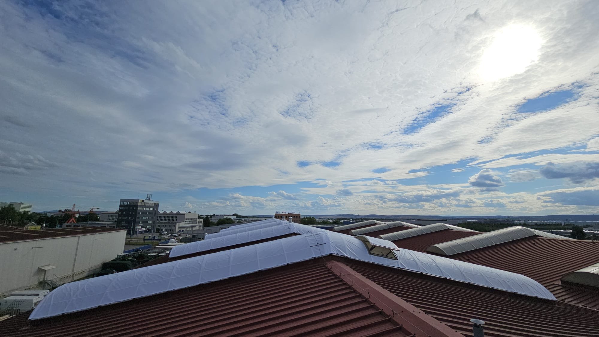 Projekt: Tienenie celej haly